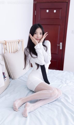 勿恋传媒 NO.2431 茯苓-两双高跟鞋、两双丝[140P]