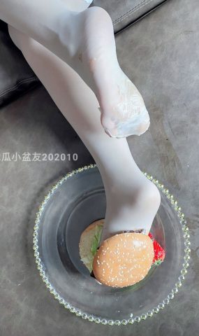 地瓜小盆友 – 双足汉堡包[83P]