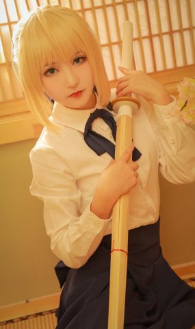 这个泡泡就是逊啦 – saber常服[9P]