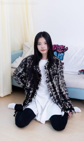 勿恋传媒 NO.2260 茯苓-板鞋、黑色踩脚裤、白棉袜[110P]