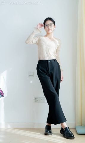 勿恋传媒 NO.2290 茯苓-板鞋、皮鞋、白船袜、黑棉袜、皮筋绑脚老头乐挠脚剧情[150P]