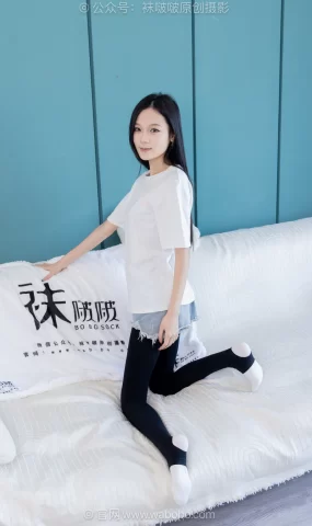 [BoBoSocks袜啵啵]NO.683 焦糖-高跟凉鞋、厚黑丝踩脚裤、白棉袜、裸足[165P]