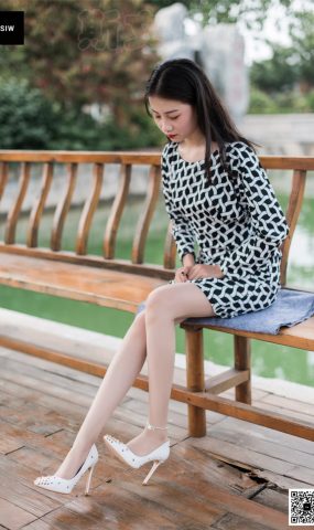 [SIW斯文传媒]VOL.042 湖心凉亭-雯静