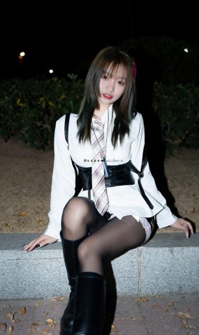 柒柒要乖哦 – 车内1[18P]