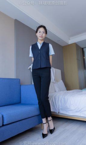 [BoBoSocks袜啵啵]NO.413 芝士-高跟鞋、白色吊带船袜、银行至服[145P]