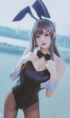 Coser衣衣 – 麻衣兔女郎[42P]