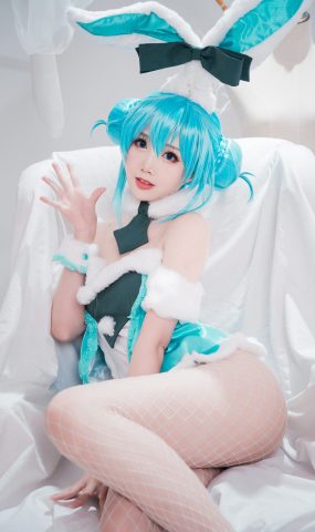 面饼仙儿  – 初音兔女郎[17P]