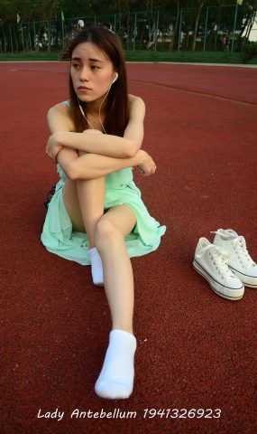 [战前女神] 美腿镁足精品摄影套图 001 [89P]