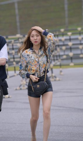 精选街拍作品 NO.1585 凯恩公爵街拍作品 – 仅身皮热裤美女[30P]