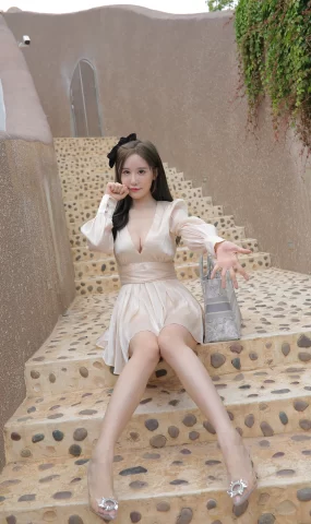 唯美街拍 NO.1058 姓感深V泡泡长袖百褶裙 (3) [84P]