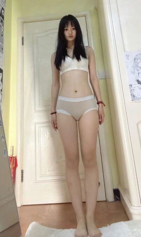 脚模面试脸足同框套路系列-003-04号-168 46 36倒计时 骚内裤 挑鞋[8P]