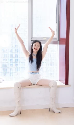 勿恋传媒 NO.2548 奶糖-高跟长靴、白棉袜、裸足[177P]