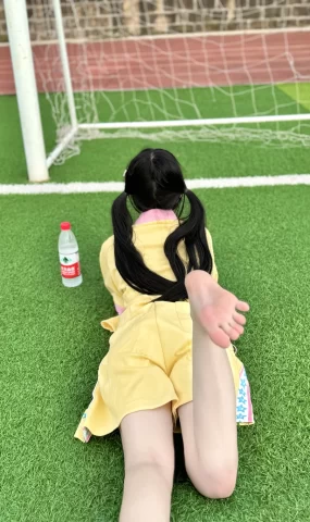 小羊蛋卷 操场XUE妹[4P]