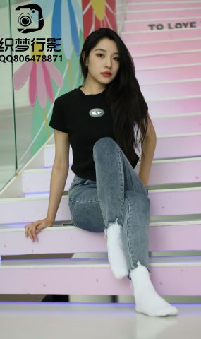 [织梦映像]NO.018 大家闺秀大美女白袜裸足[100P]