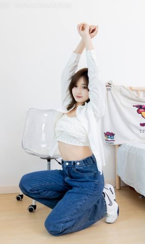 勿恋传媒 NO.2432 橙子-运动鞋、白棉袜、裸足[130P]