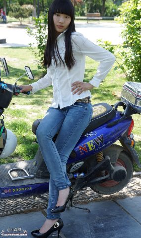 自由摄影 No.104 精致高跟里的裸足 [54P]