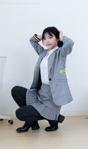 勿恋传媒 NO.2479 茯苓-皮鞋、厚灰连裤棉袜[105P]