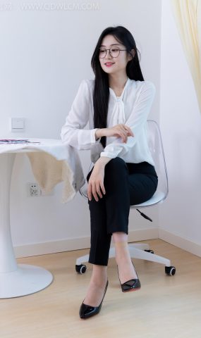 勿恋传媒 NO.2022 小敏-心被雾深陷[200P]