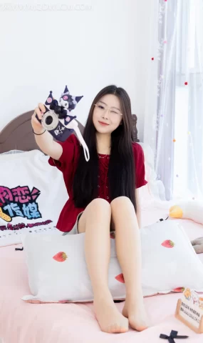 勿恋传媒 NO.2607 小羊-三双高跟凉鞋、薄肉丝、裸足[160P]