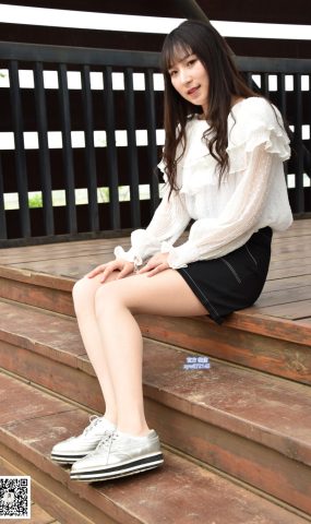 [大生模拍] No.015 琦琦-公园里的短裙肉丝 在现浏览