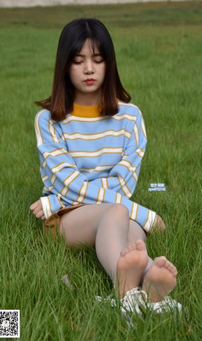 [大生模拍] No.018 欣欣-青青芳草地 悠悠丝袜情 在现浏览