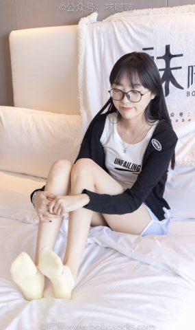 [BoBoSocks袜啵啵]NO.081 稚予- AJ、浅黄色短棉袜、浅蓝色短棉袜、裸足（花絮版）[145P]