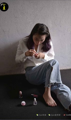 [IESS异思趣向] 普惠集 073 范美美-涂趾甲油 在现浏览