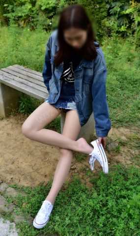 [大生模拍] No.034 依依-喜欢穿丝袜的女孩 在现浏览