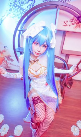 Ely_eee(ElyEE子) NO.009 – 初音旗袍[10P]