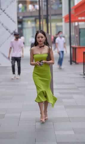 精选街拍作品 NO.1801 视觉冲击街拍作品 – 抹胸美女[48P]