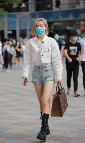 精选街拍作品 NO.1803 玻璃街拍作品 – 浅蓝牛热裤YY小妹[80P]