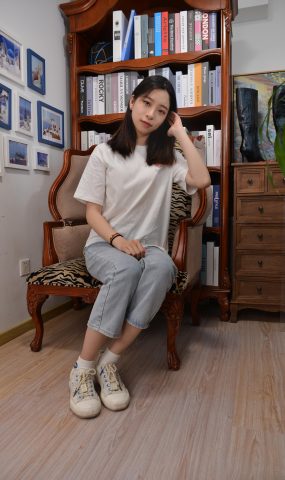 [Sexy Asian Girls Feet] No.017 美女YIYI姓感的40码大脚丫 [122P]