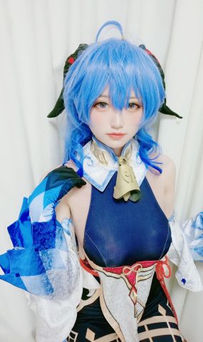 千阳(ちよ)  – 甘雨cos[12P]