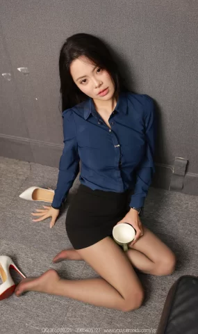 [IESS异思趣向] 2026.02.15 丝享家2265：兔兔《OL黑丝（下）》[84P]