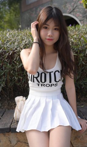 魔镜街拍 NO.085 程生街拍作品 – 买东西的依依 [72P]