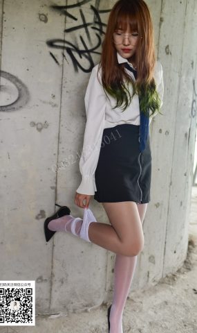 [大生模拍] No.038 小蕊-肉丝套上白丝 在现浏览