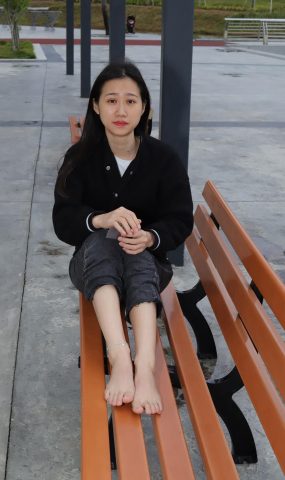 [Pary学生模拍] No.011 极品女神小芳首发长椅大方展示极品美jiao [113P]