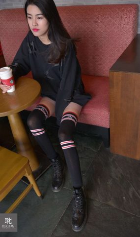 [IESS异思趣向] 普惠集198 – 瘦长的非主流丝腿 在现浏览