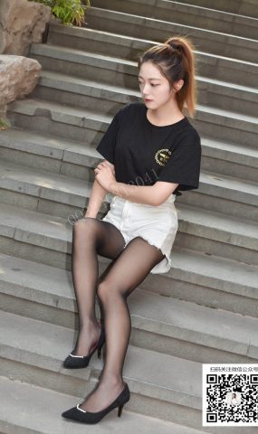 [大生模拍] No.074 丽丽-黑丝脚的Y惑 在现浏览