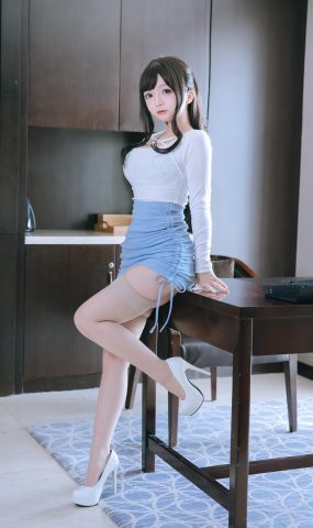 日奈娇  – 私人秘书[64P]