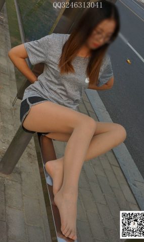 [大生模拍] No.089 等公交的丝丝 在现浏览