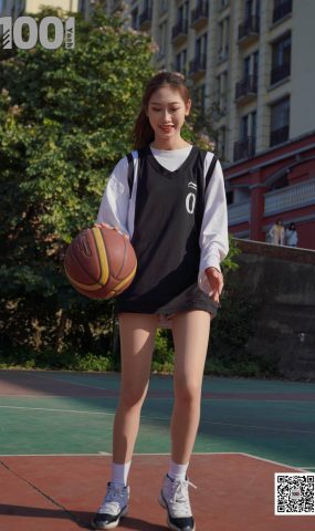[IESS异思趣向] 一千零一夜 NO.106 草莓《陪女朋友打篮球2》在现浏览