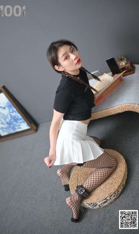 [IESS异思趣向] 一千零一夜 NO.119 真真《被囚禁在家里练字1》在现浏览