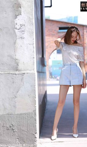 [丝慕GIRL]SM026 模特：丹丹 天天一元《听说白色高跟和肉丝是绝配》在现浏览