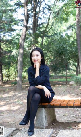 勿恋传媒 No.042 霜花冷冽，美仁惊艳。高跟配黑丝 [148P]