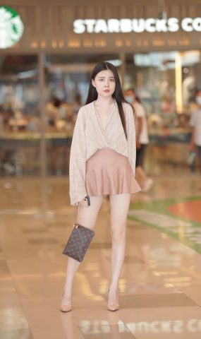 魔镜街拍 NO.167 可爱的粉色短裙小解解[96P]