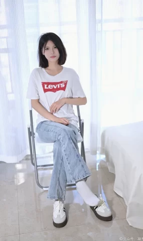 凝思摄影 NO.035 小睿-T恤、短白袜、平底鞋[145P]