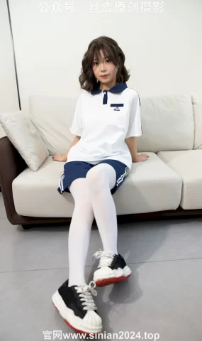 丝恋摄影 NO.019 泡芙-厚白丝，白板鞋，水手服[270P]