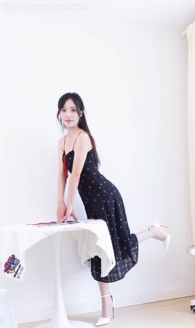 勿恋传媒 NO.2481 辣辣-高跟鞋、薄肉丝[150P]