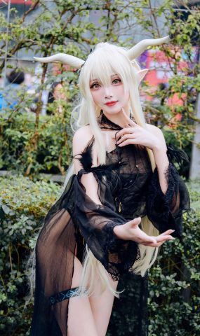 凰儿 – 闪灵泳装[14P]